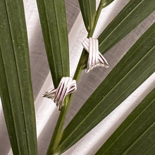 Load image into Gallery viewer, Cross