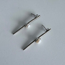 Load image into Gallery viewer, Aguja con perla