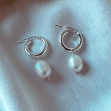 Load image into Gallery viewer, Menara