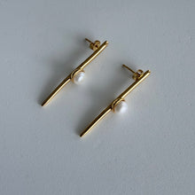 Load image into Gallery viewer, Aguja con perla