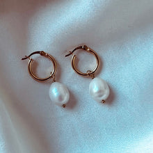 Load image into Gallery viewer, Menara