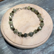 Load image into Gallery viewer, collar Trio de verdes
